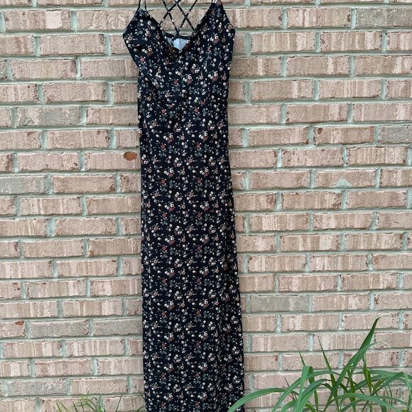 nine britton Dresses & Skirts - Nine Britton Floral Black Maxi Dress